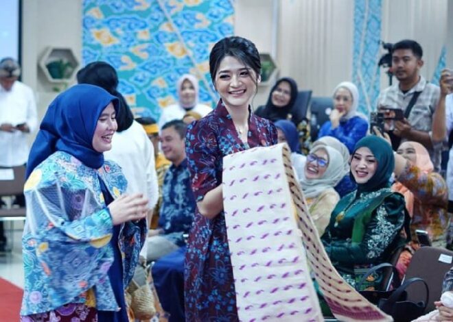 Pesona Songket Sieup Subang Menghiasi Musyawarah Dekranasda Jawa Barat 2025 | TINTAHIJAU.com