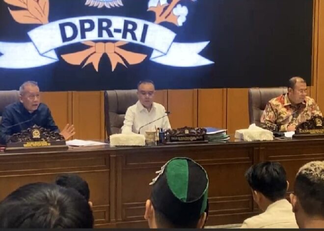 DPR Respon Tuntutan 17+8 dengan Keluarkan Enam Poin Keputusan | TINTAHIJAU.com