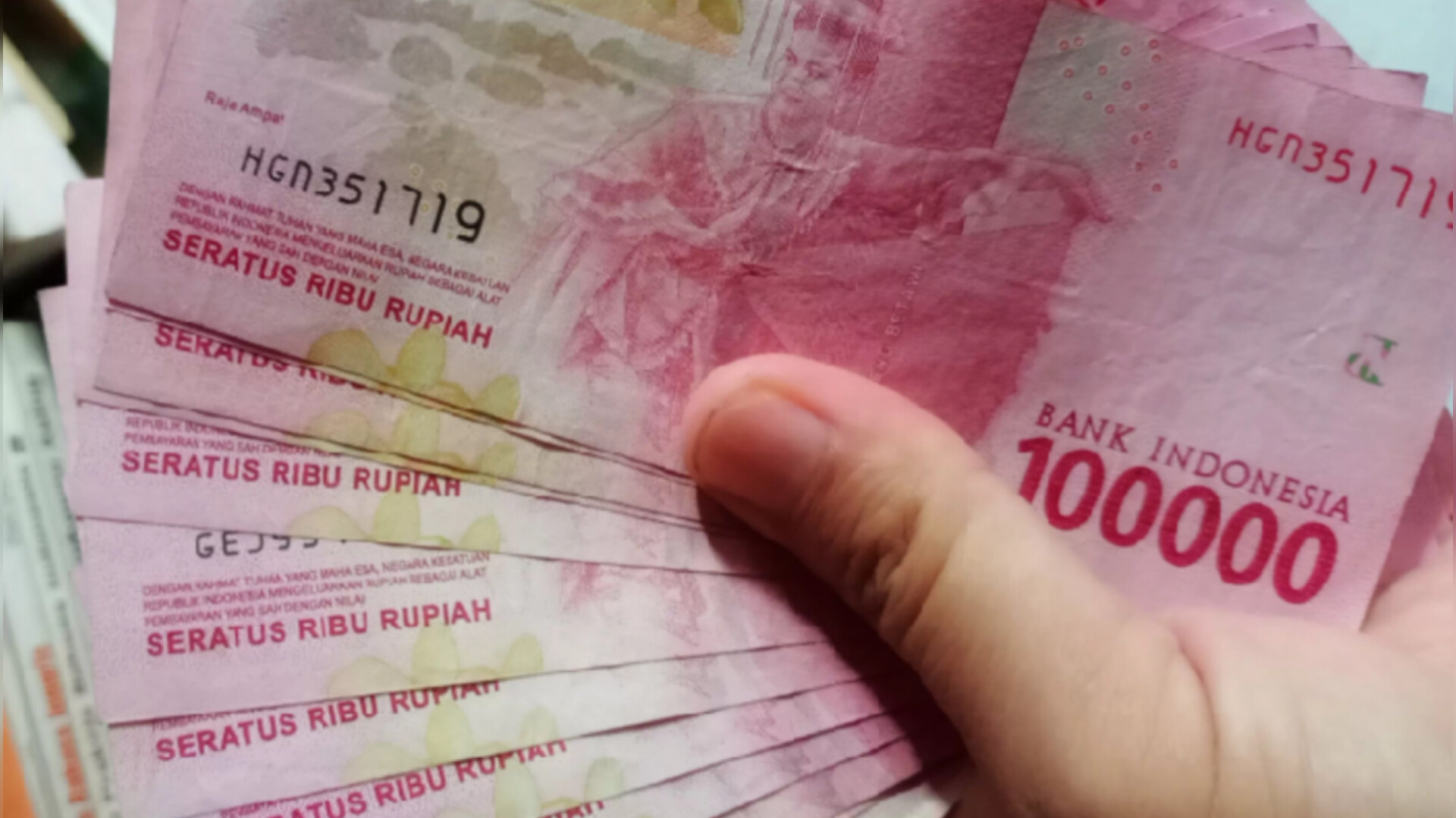 35 Juta Keluarga Terima BLT Kesra Rp900Ribu, Berikut Cara Cek dan Mencairkannya | TINTAHIJAU.com