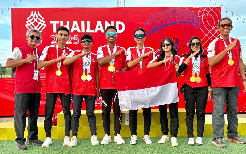 Atlet Paralayang Asal Majalengka Sumbang Emas di SEA Games Thailand 2025 | TINTAHIJAU.com