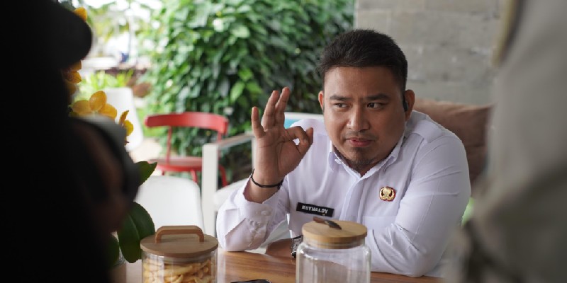 Ada Pungli Saat Ngurus KTP dan KK, Bupati Subang: Lapor Ka Abdi! | TINTAHIJAU.com