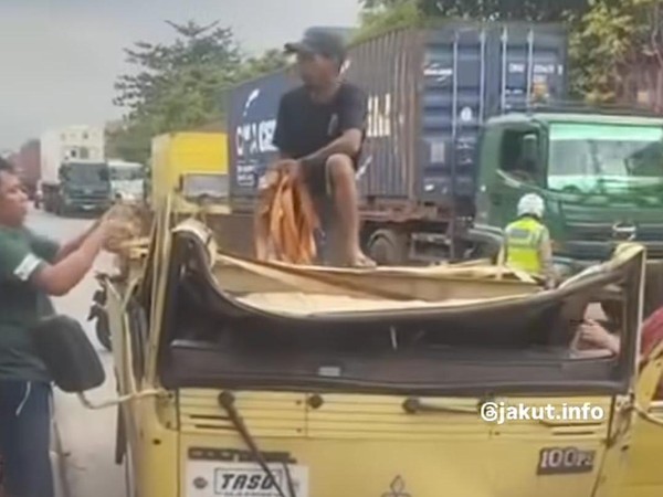 Truk Ringsek Tertimpa Muatan Besi di Jakut, Sopir dan Kernet Tewas di Lokasi – TINTAHIJAU.com