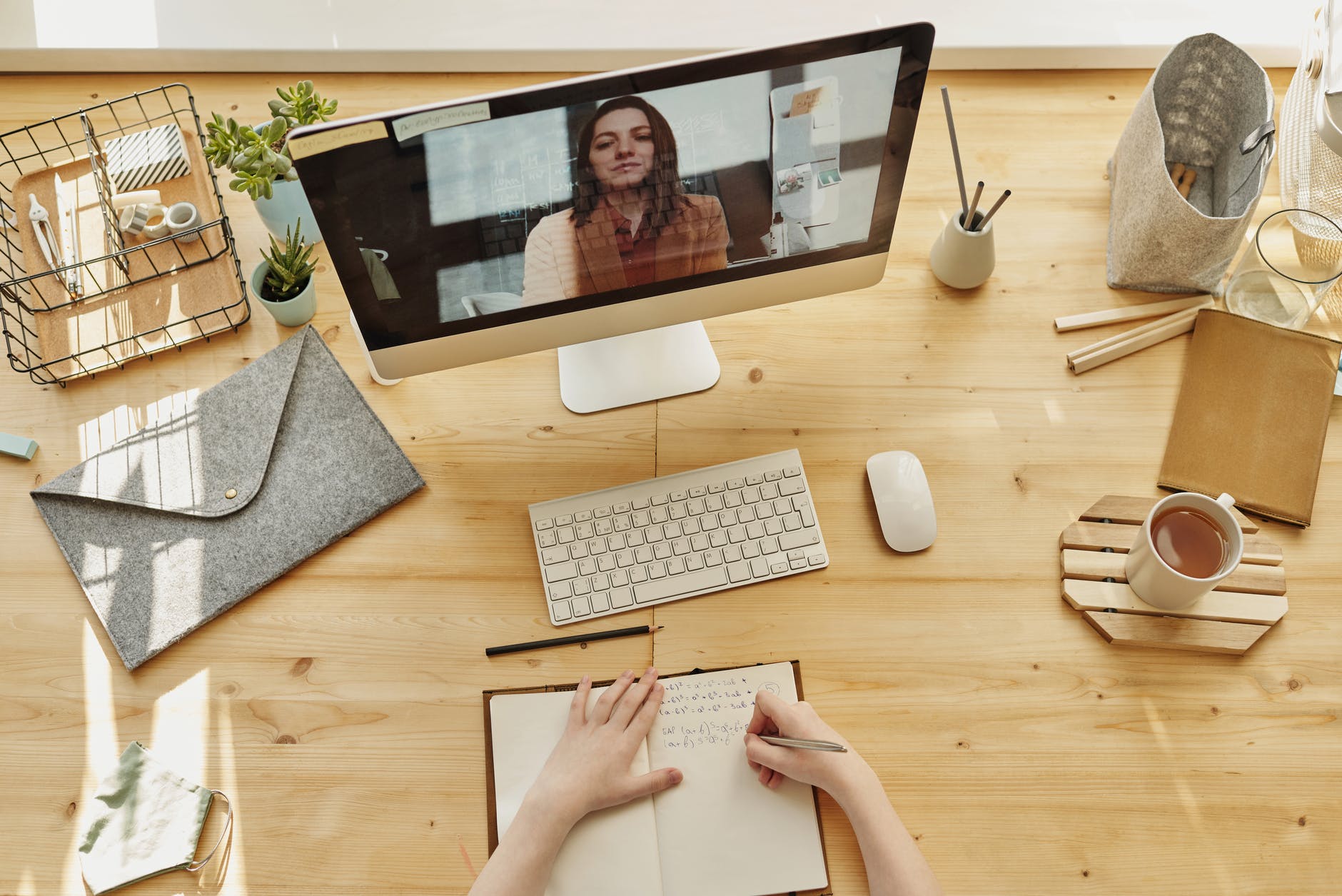 5 Cara Membuat Rangkuman dari Video Youtube dan Zoom, Dijamin Anti Sistem Kebut lagi guys!